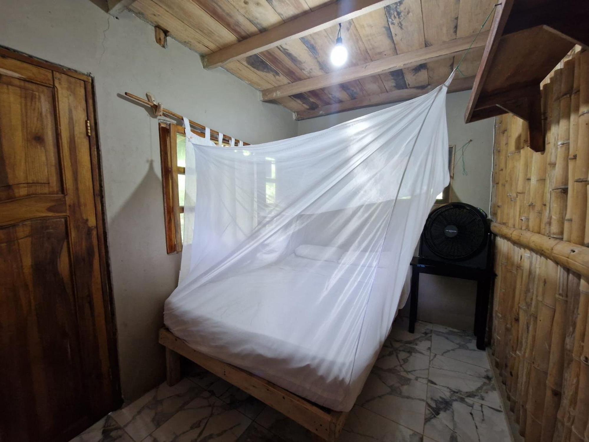 Kamala Surf & Backpacker Hostel Montañita Екстериор снимка