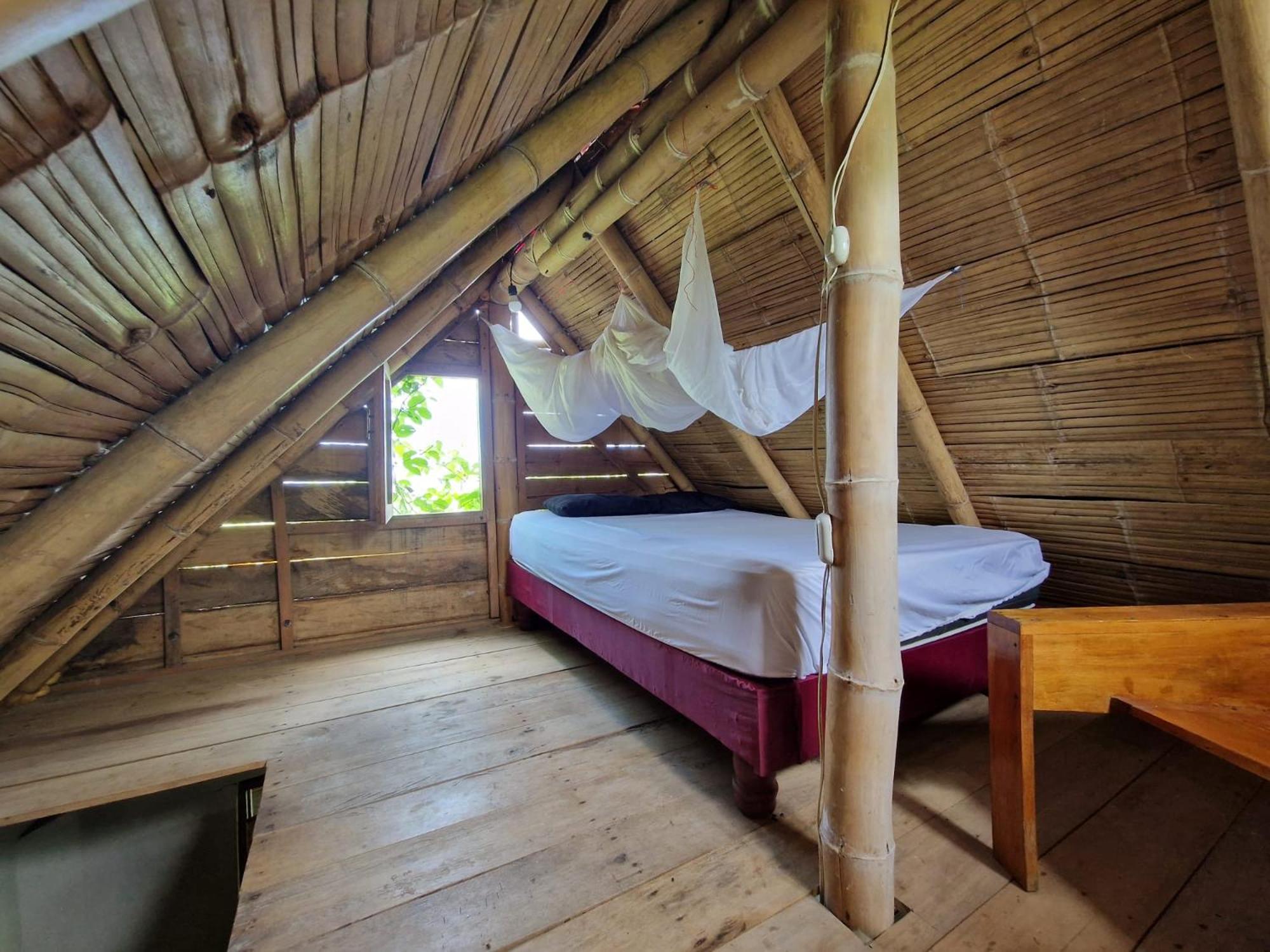Kamala Surf & Backpacker Hostel Montañita Екстериор снимка