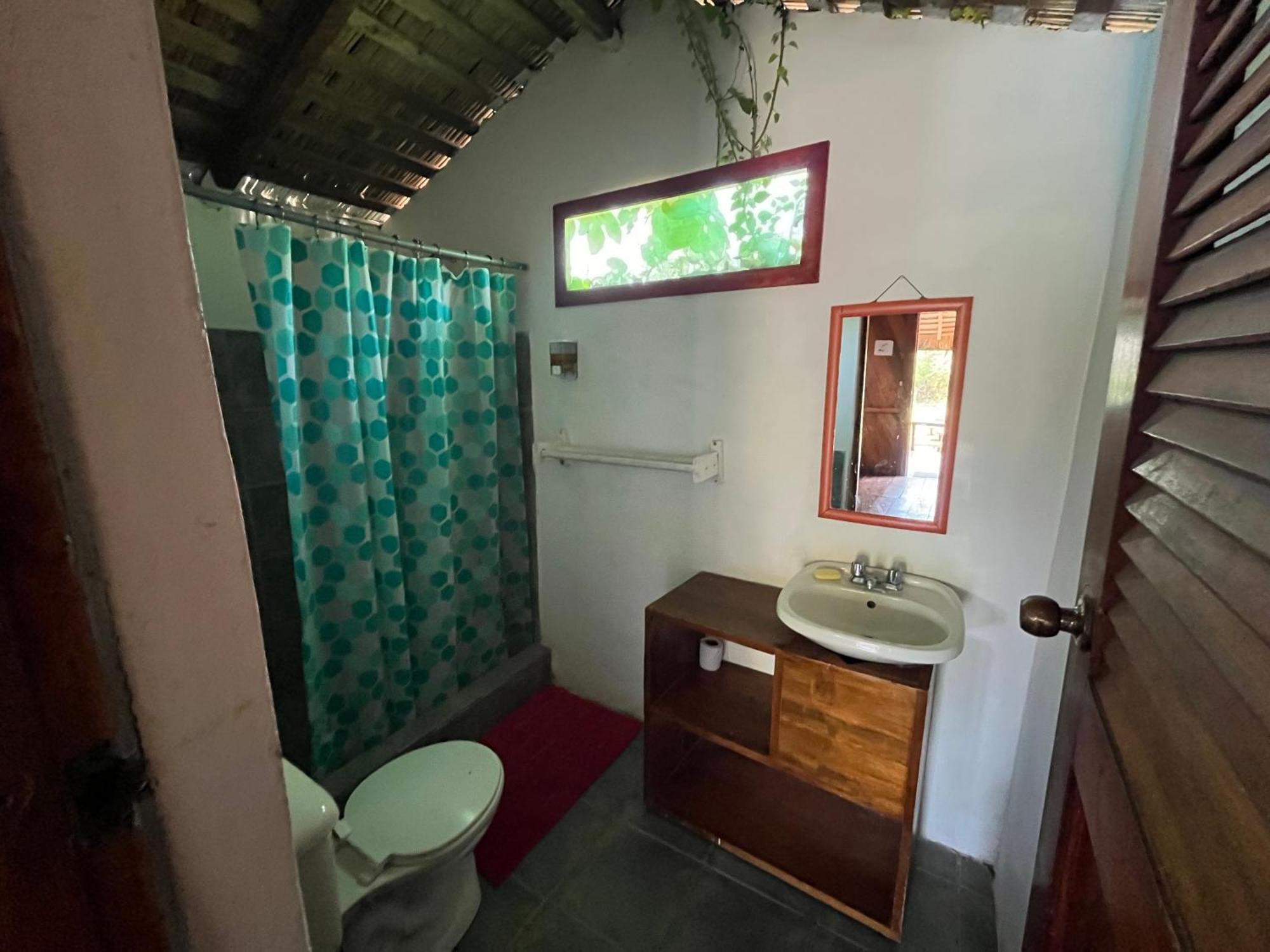 Kamala Surf & Backpacker Hostel Montañita Стая снимка