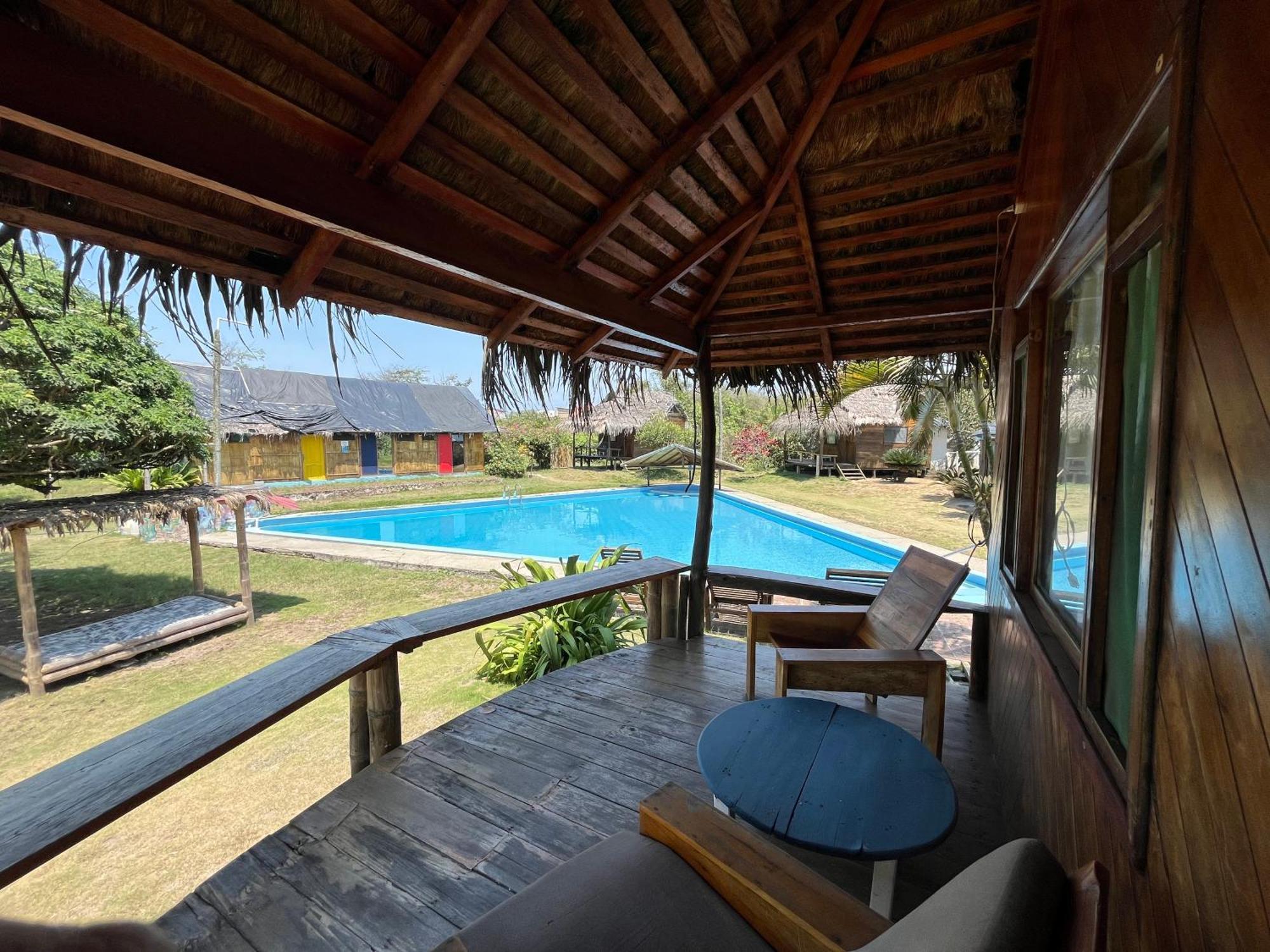 Kamala Surf & Backpacker Hostel Montañita Екстериор снимка